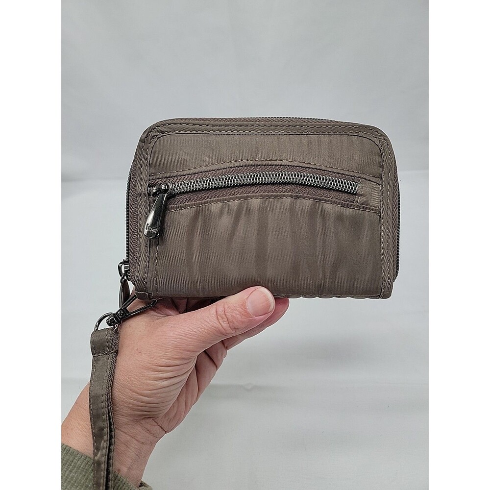 Women's LUG RODEO Wristlet Quilted Wallet RFID ~ Beige Brown - Picture 4 of 6